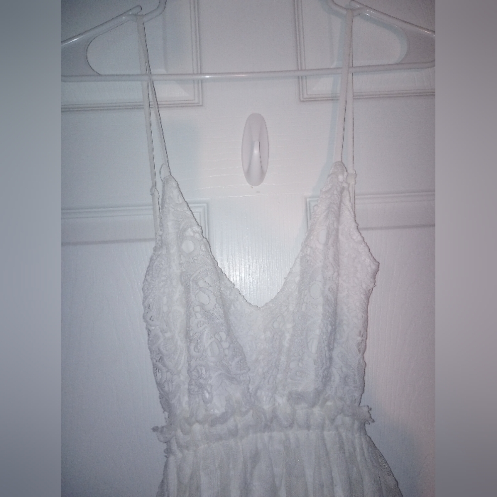 Backless white dress - Picture 2 of 9